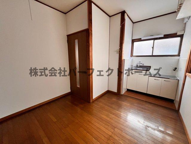 渚南町テラスの居間・リビング|使いやすいリビングです