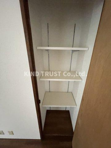 グレースマンションの収納|こまごまとしたものを収納できそうですね