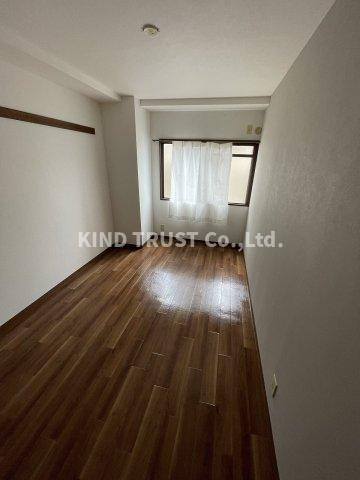 グレースマンションの居間・リビング|こちらの居間で趣味の時間をお楽しみください