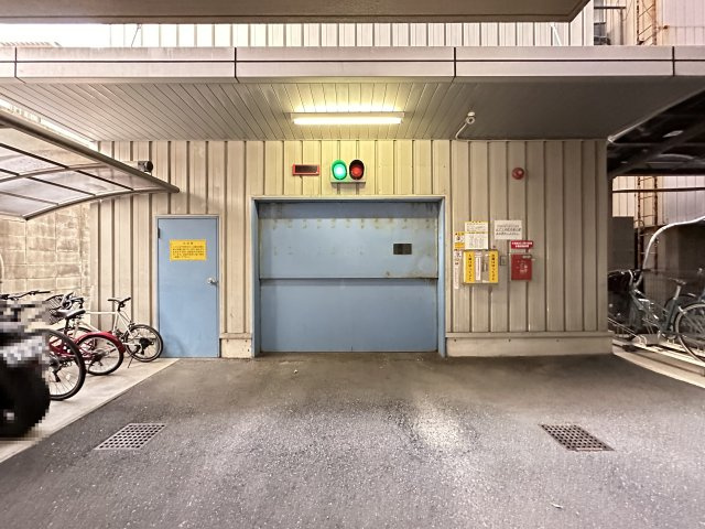 Ｌｏｔｕｓ Ｃｏｕｒｔの駐車場
