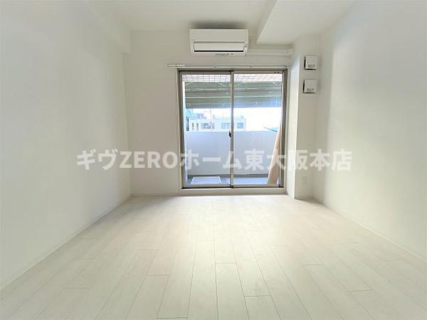 エスリード大阪上本町グリーズの居間・リビング