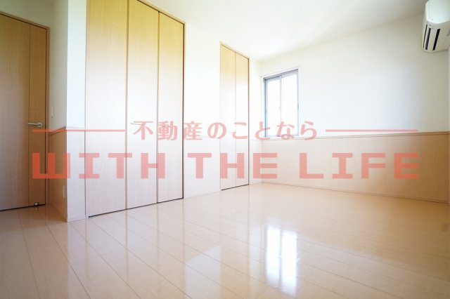 ブリエ【10，000円キャッシュバック対象物件】の洋室|使い勝手のいい洋室です