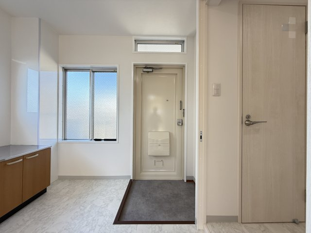 シティーライフHATAの玄関