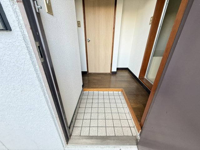 コーポ新橋の玄関