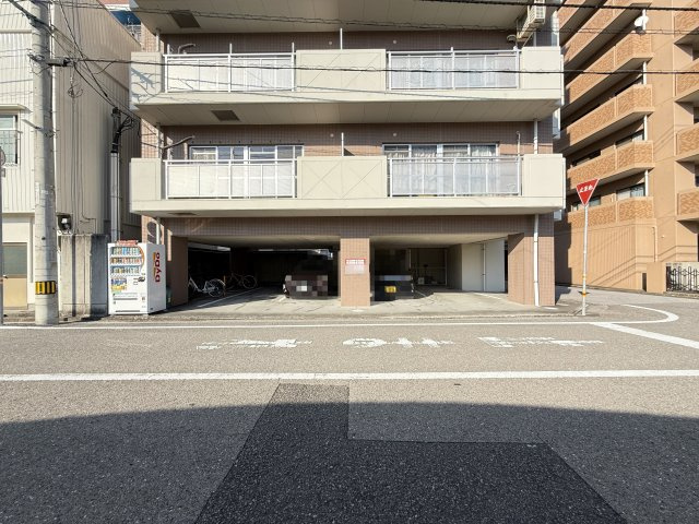 カインド中宝永の駐車場