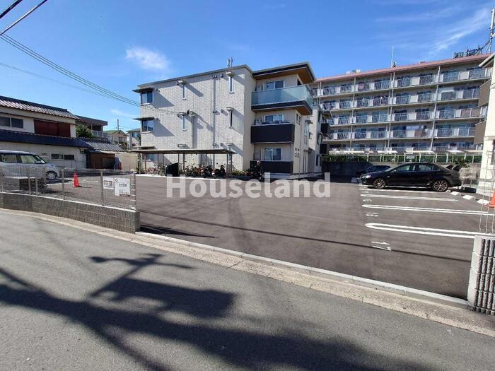 D-room宇須 輝の駐車場