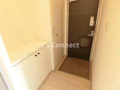 【玄関】 | サンビレッジ南富ヶ丘Ｄ | 玄関には下駄箱と収納付きです。