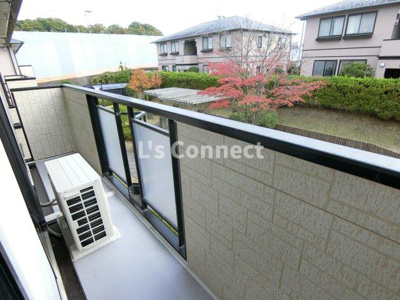 【バルコニー】 | サンビレッジ南富ヶ丘Ｄ | 晴れた日には洗濯物もたくさん干せます。