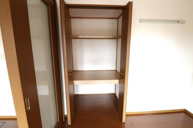 シャルール Ⅰ・Ⅱ・Ⅲの収納|物入れ