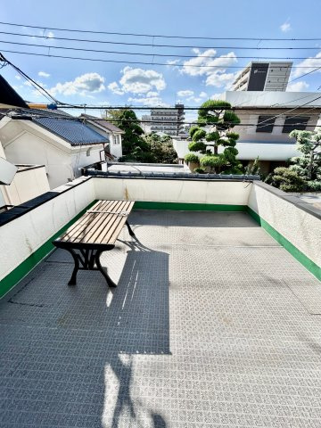 豊中市服部南町1丁目戸建のバルコニー