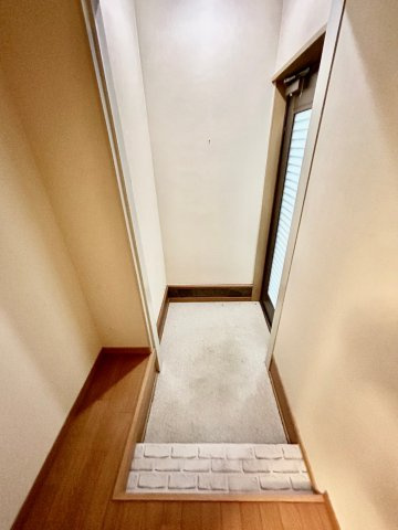 豊中市服部南町1丁目戸建の玄関