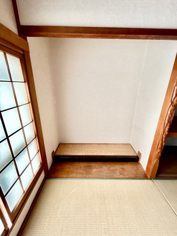 豊中市服部南町1丁目戸建の内装|床の間