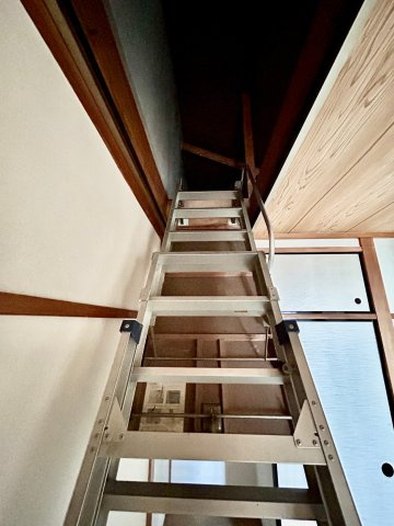豊中市服部南町1丁目戸建のその他|屋根裏収納あり