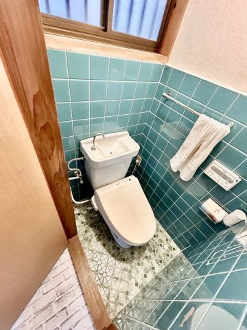 豊中市服部南町1丁目戸建のトイレ