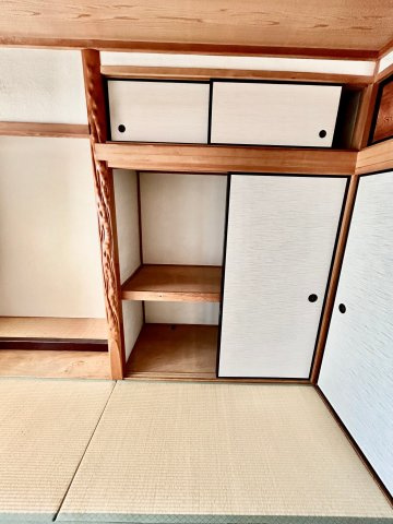 豊中市服部南町1丁目戸建の収納