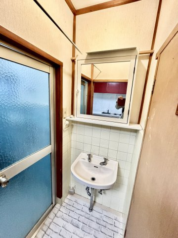 豊中市服部南町1丁目戸建の洗面所