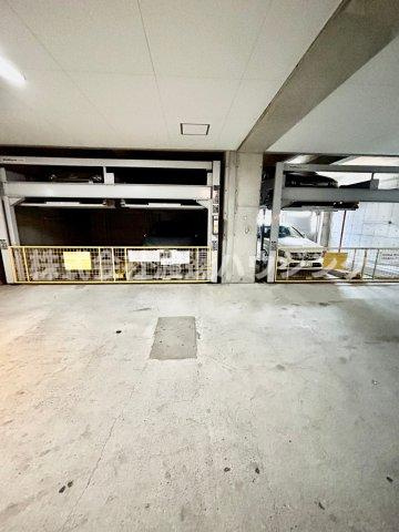 レジオン豊中千里中央の駐車場