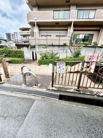 レジオン豊中千里中央の展望|マンション横公園