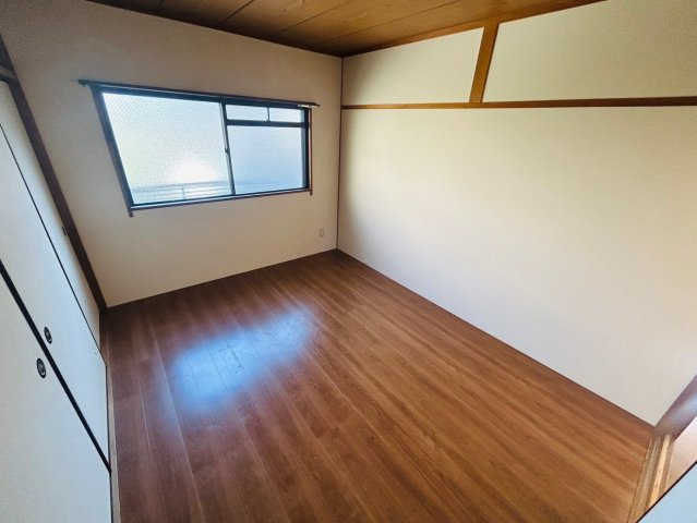 マルワビルの居間・リビング