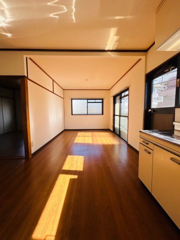 マルワビルの居間・リビング