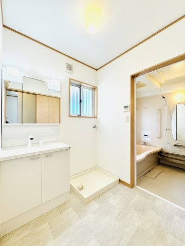 伊勢崎市田中島町　中古住宅の独立洗面台