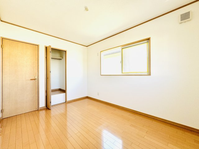 伊勢崎市田中島町　中古住宅の洋室