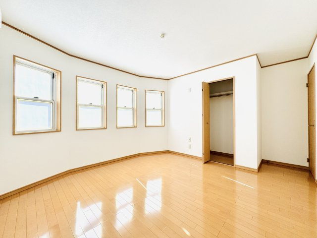 伊勢崎市田中島町　中古住宅の洋室