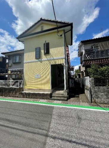 草加市氷川町の一棟アパートの外観