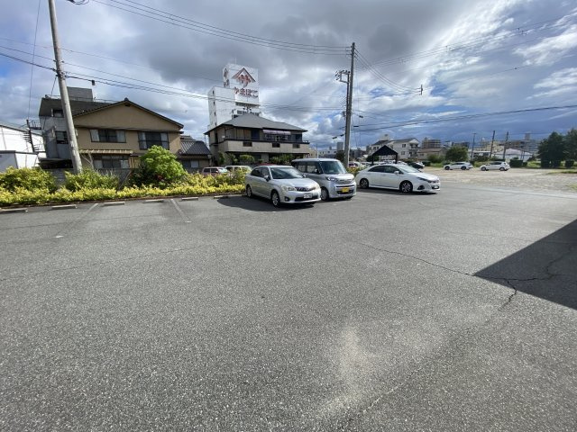 エスポア２１の駐車場