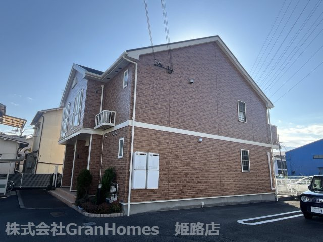 クローバーライフの外観