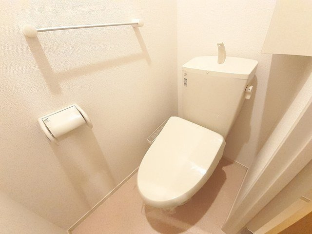 エレガンテ　ヴィラⅢのトイレ