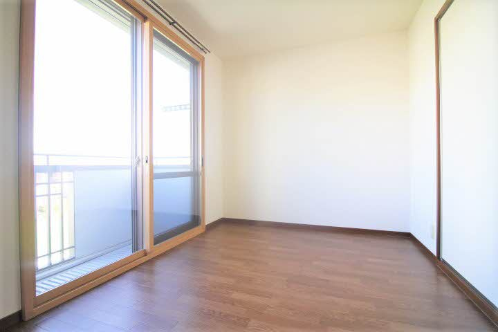 バリュージュ龍野の寝室