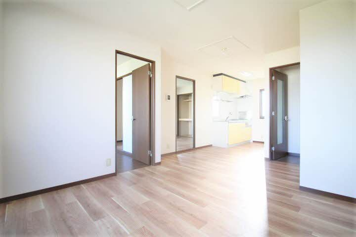 バリュージュ龍野の居間・リビング