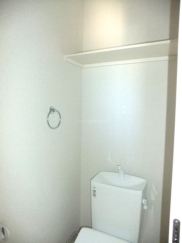 フルールポミエ　Bの収納|トイレに収納棚があります