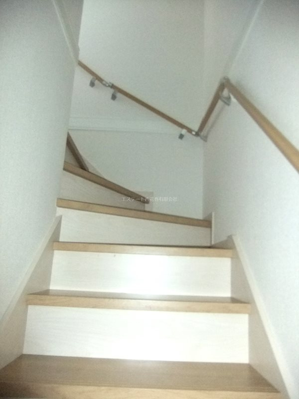 フルールポミエ　Bのその他|室内階段