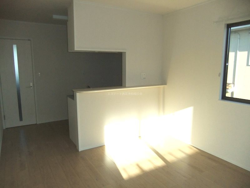 フルールポミエ　Bの洋室