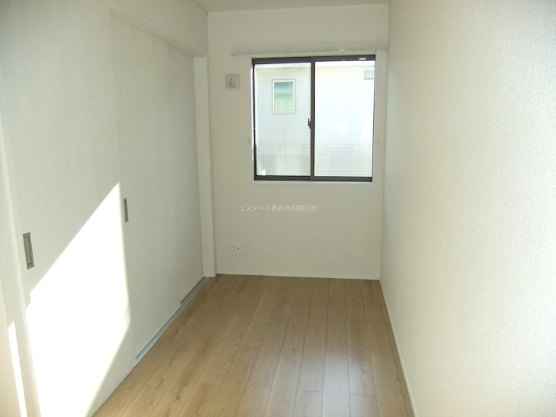 フルールポミエ　Bの寝室|細長い5.1帖