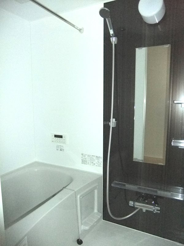 フルールポミエ　Bの浴室