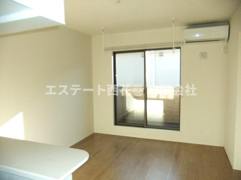 フルールポミエ　Bの居間・リビング