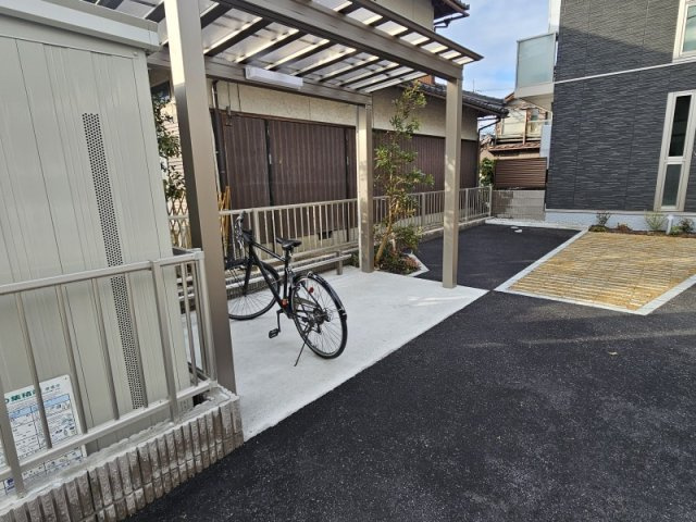 シャーメゾン AVANCEのその他共用部分|屋根付き駐輪場です