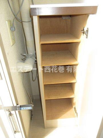 ブルージュの玄関|小さいけれど下駄箱あります。