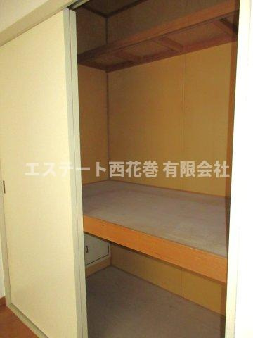 ブルージュの収納|押入