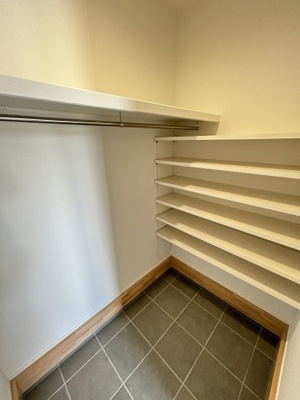 【収納】 | 高取南二丁目　新築 | 玄関土間収納　たっぷり収納でき、玄関回りもスッキリします