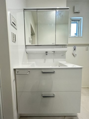 【独立洗面台】 | 高取南二丁目　新築 | 三面鏡洗面台　