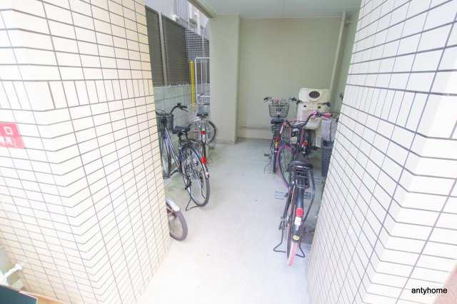 ストークカーサ辰田　仲介手数料無料の駐車場