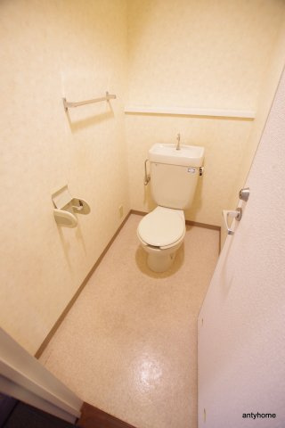 ストークカーサ辰田　仲介手数料無料のトイレ
