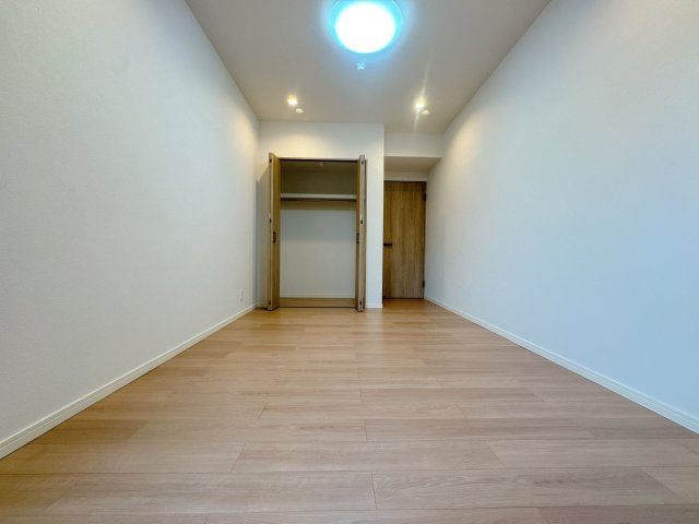 【洋室】 | ライオンズマンション筑紫丘☆仲介手数料無料☆ | 一人ひとり快適な空間は違うからこそ、家具の配置もアレンジしやすいシンプルなデザインに。