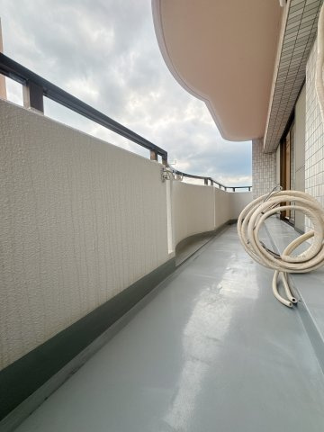 【バルコニー】 | ライオンズマンション筑紫丘☆仲介手数料無料☆ | 都会にあって落ち着きも感じるハイブリッド。バルコニーで気のすむまで物思いに。