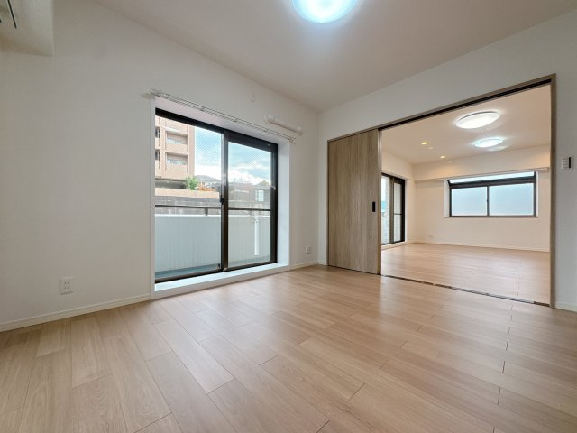 【洋室】 | ライオンズマンション筑紫丘☆仲介手数料無料☆ | 可動間仕切りは、ときに広く使ったり、区切って使ったりと選ぶ自由が持てるんです♪