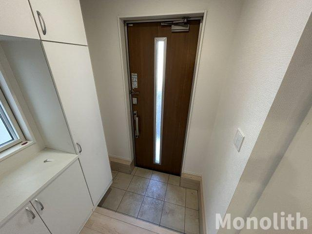 クレイドルガーデン和泉市三林町第4の玄関